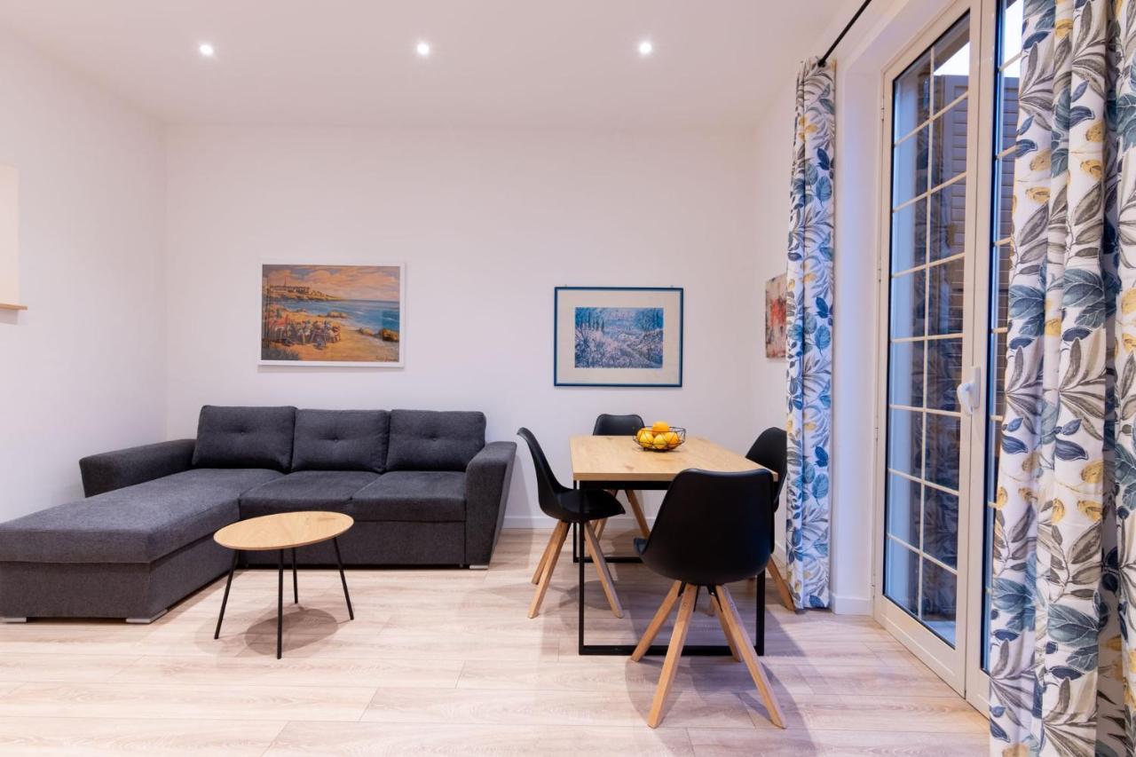 Sarale Apartments Palermo Bagian luar foto