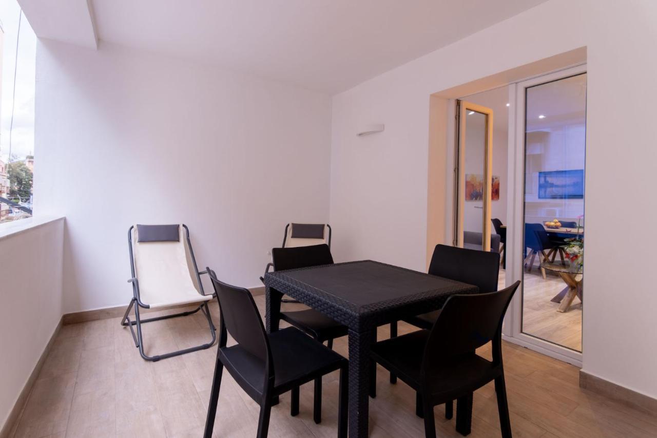 Sarale Apartments Palermo Bagian luar foto